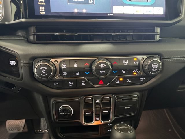 New 2026 Jeep Gladiator Mojave AWD/4WD image 3