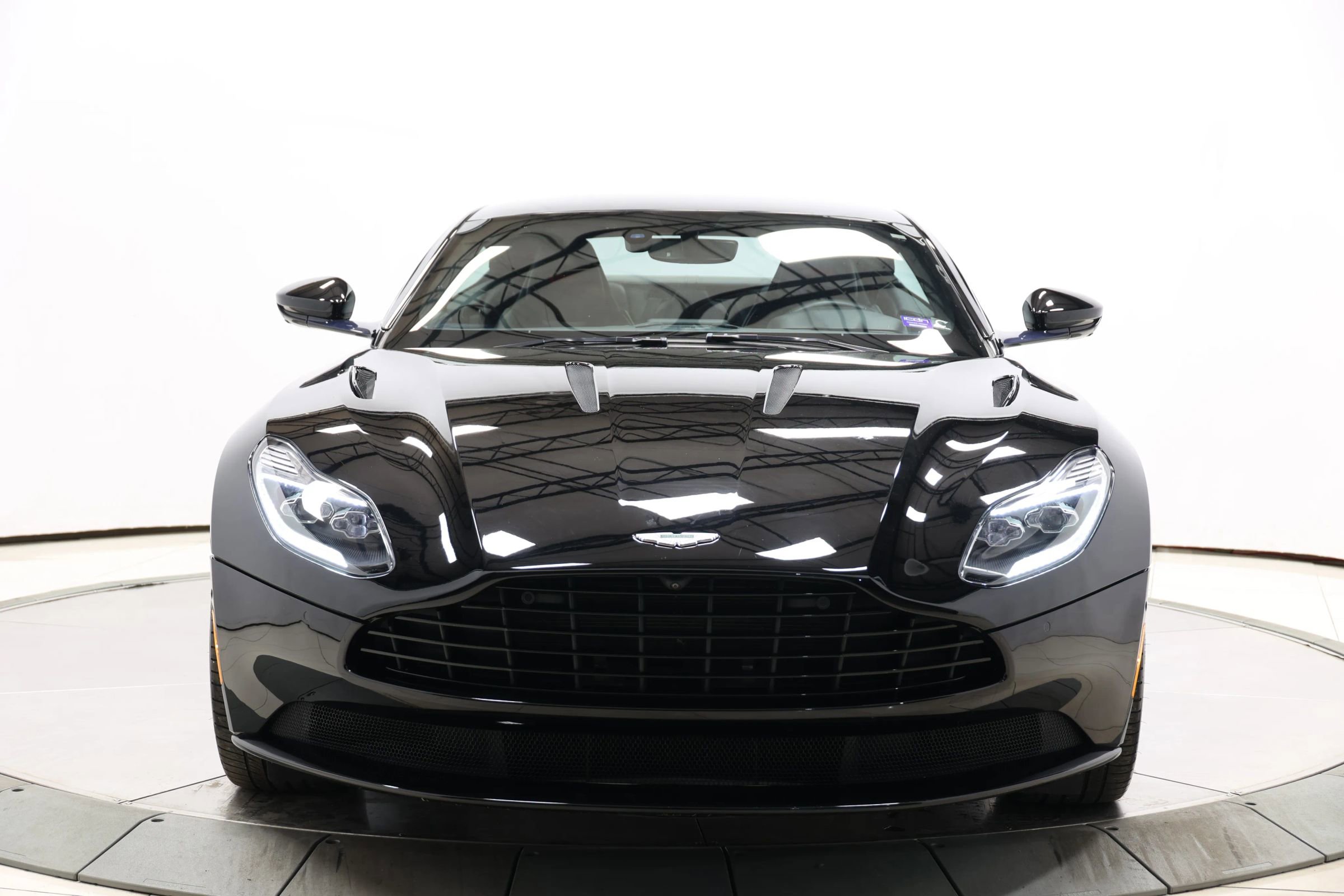 Used 2018 Aston Martin DB11 V12 image 82