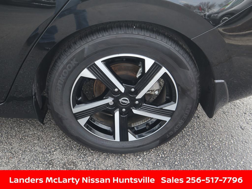 Used 2025 Nissan Sentra SV w/ Trunk Package image 12