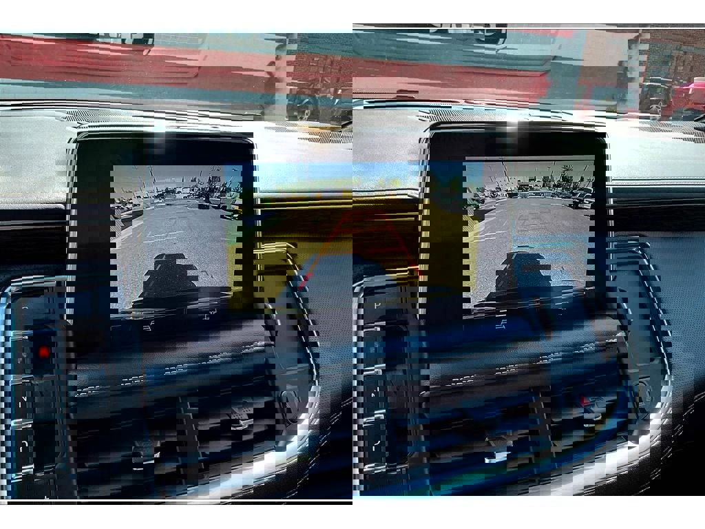 Used 2023 Chevrolet Suburban Premier image 24