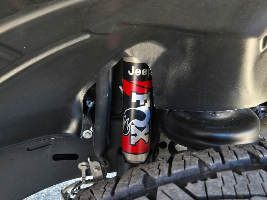 Used 2020 Jeep Gladiator Rubicon image 12