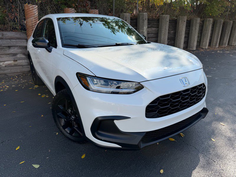 Used 2023 Honda HR-V Sport image 3