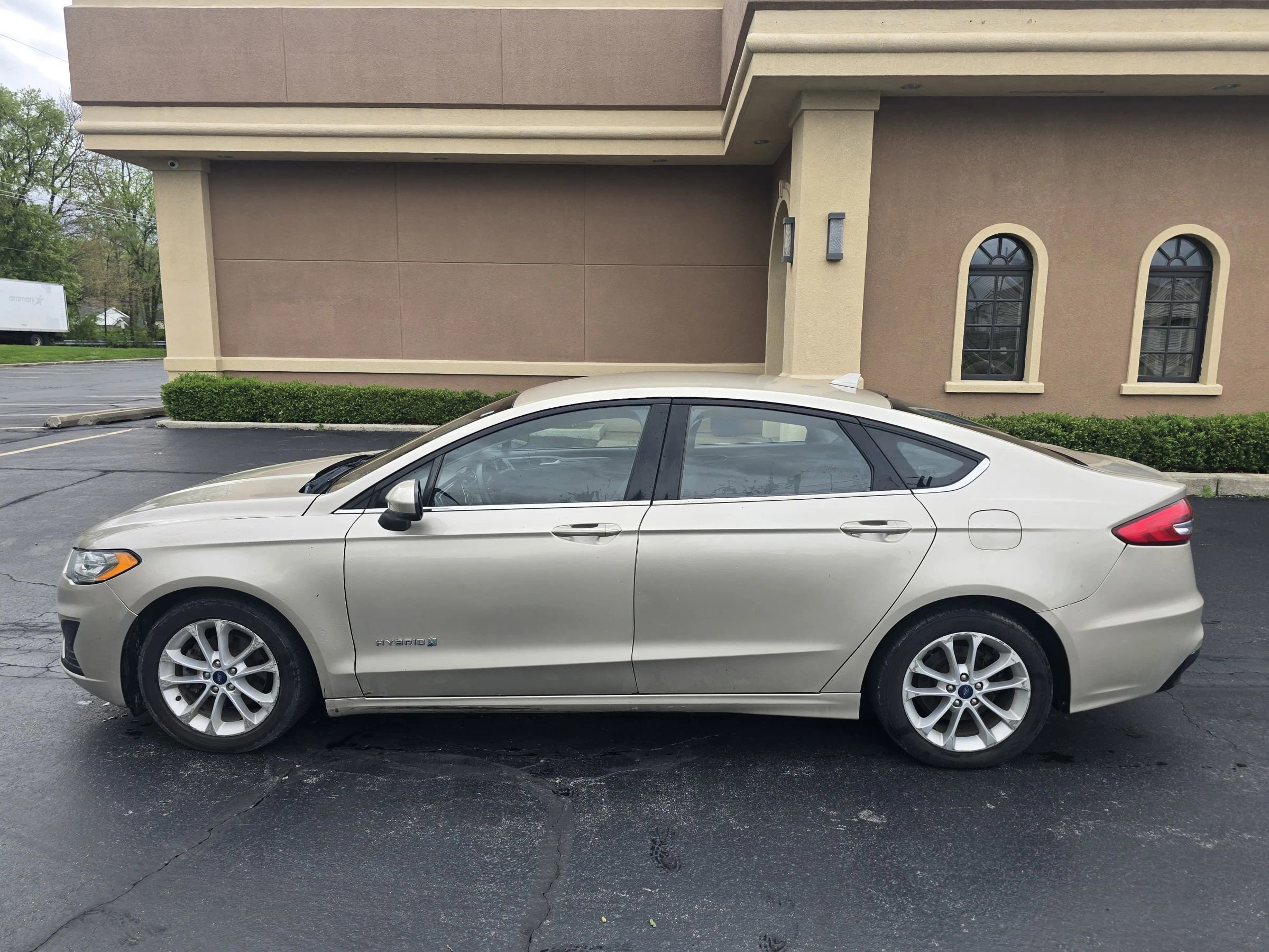 Used 2019 Ford Fusion SE FWD image 11