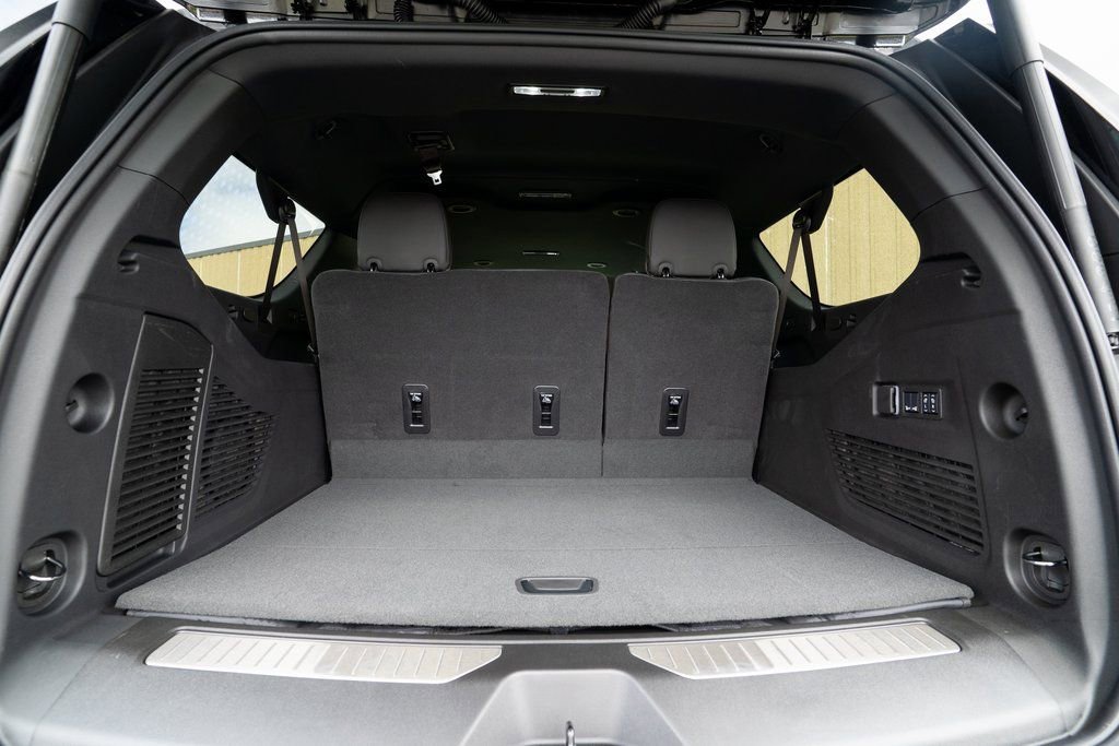 New 2025 Chevrolet Suburban Premier w/ LPO, Get Active Package image 38