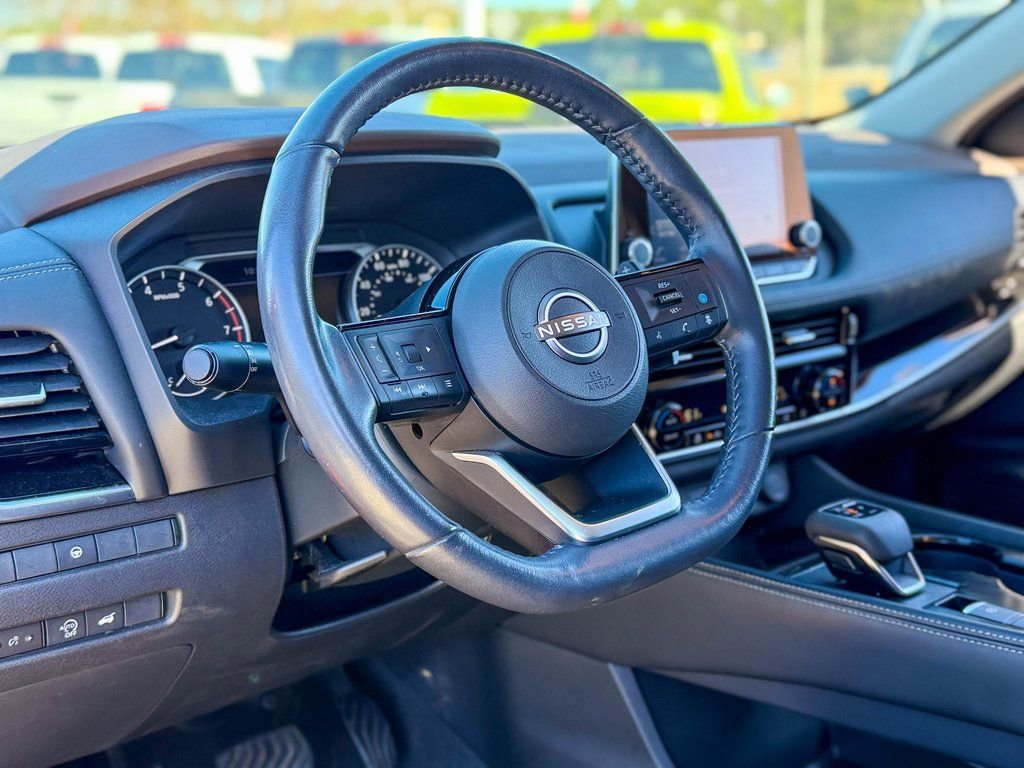 Used 2023 Nissan Rogue SL image 18