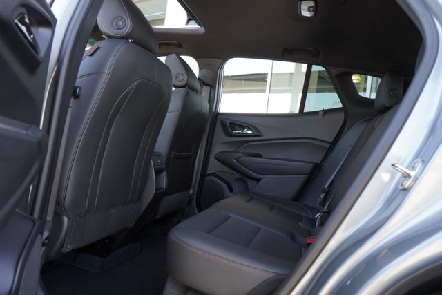 Used 2026 Chevrolet Trax RS w/ Sunroof Package FWD image 31