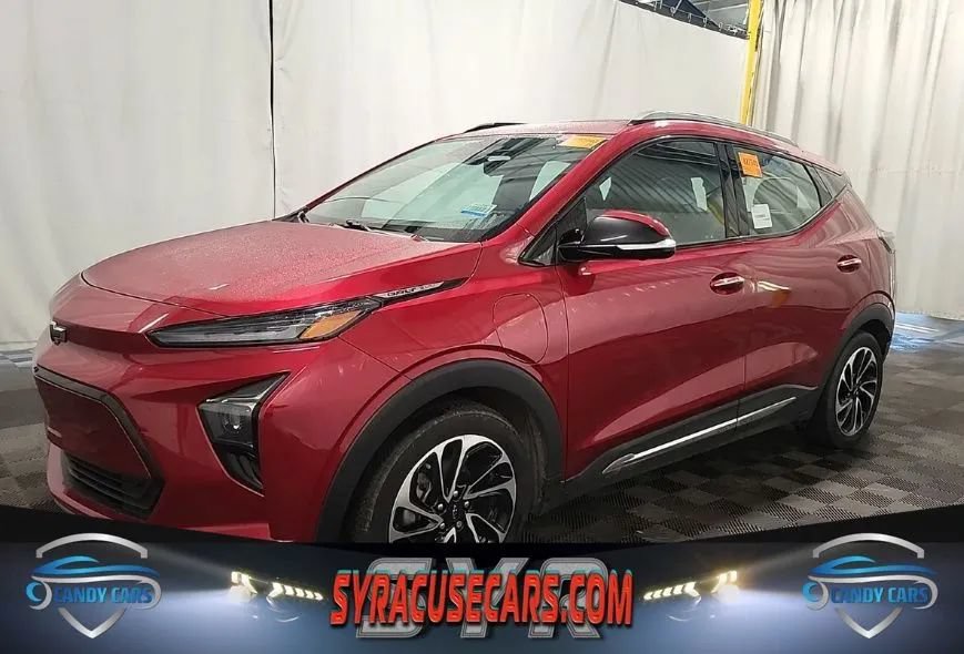 Used 2023 Chevrolet Bolt EUV Premier w/ Sun & Sound Package FWD video 1