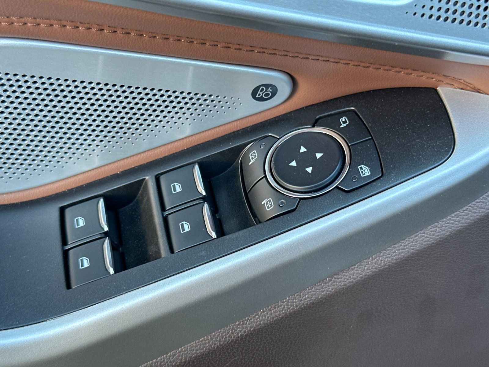 New 2024 Ford Explorer King Ranch w/ Technology Package RWD image 12