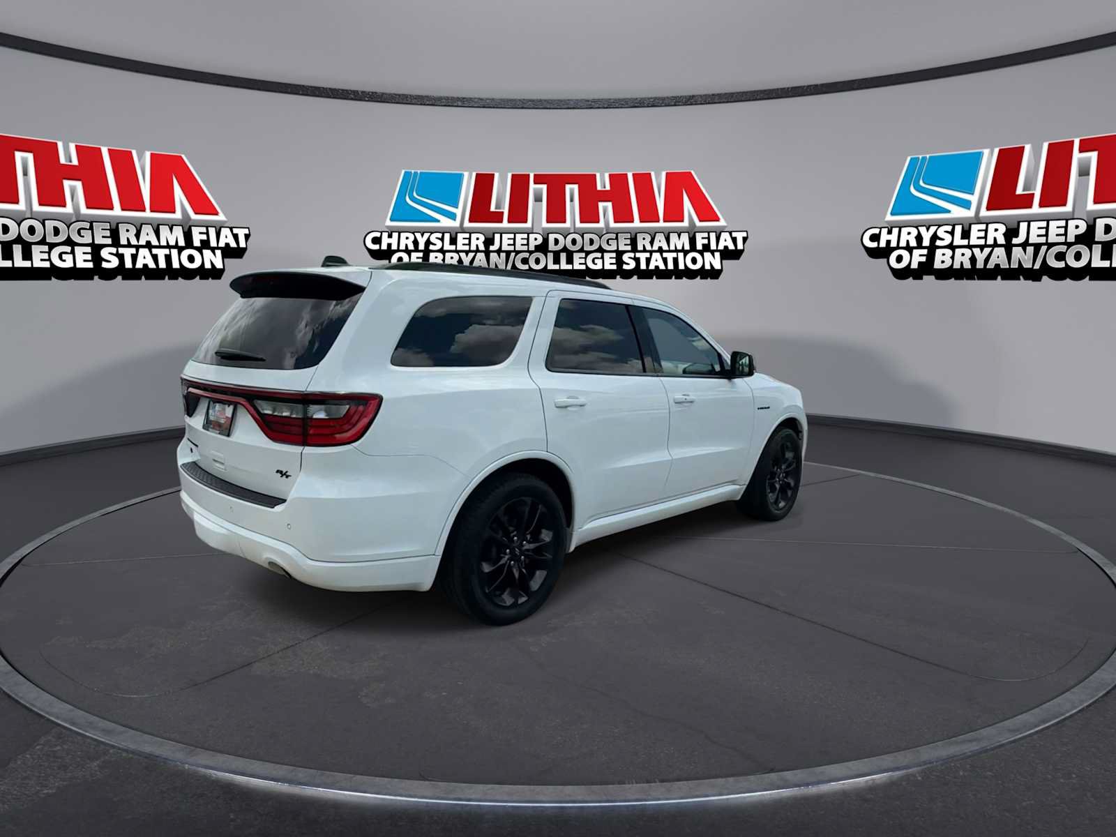 Used 2023 Dodge Durango R/T AWD/4WD image 8