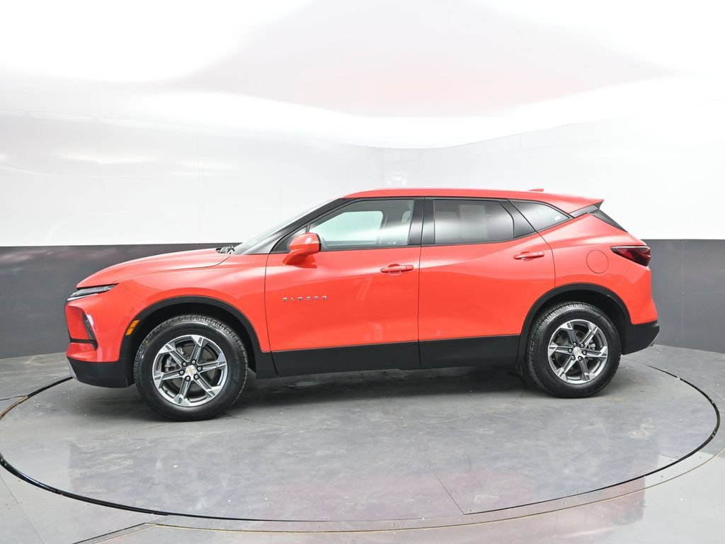 Used 2025 Chevrolet Blazer LT FWD image 6