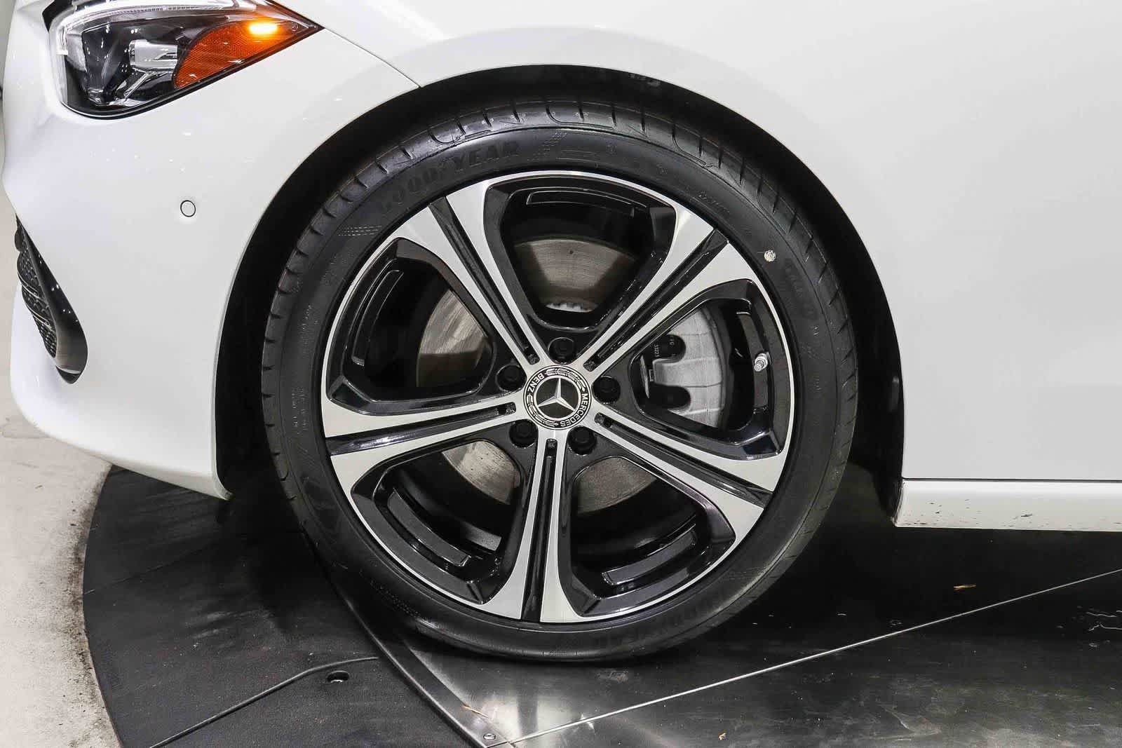 Certified 2023 Mercedes-Benz C 300 Sedan image 9