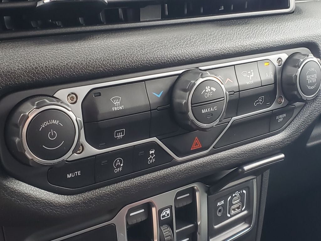 Used 2025 Jeep Wrangler Unlimited Sport AWD/4WD image 18