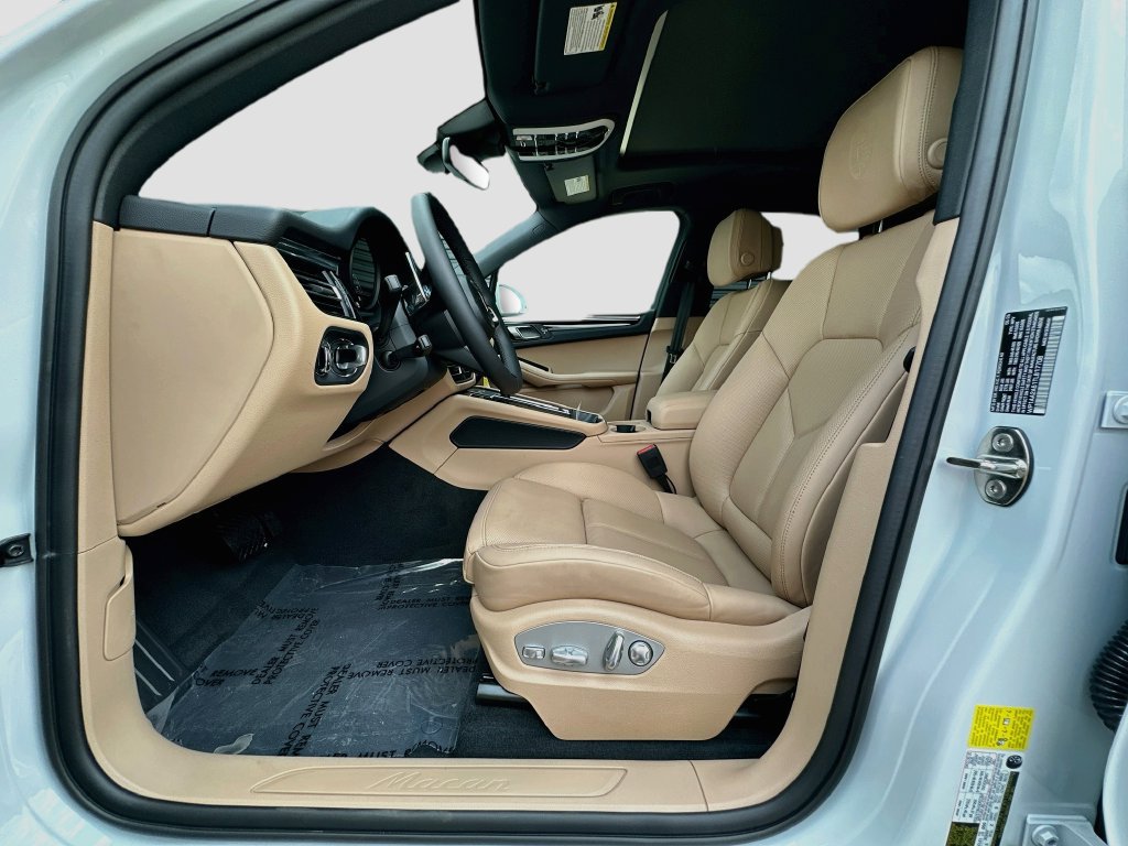 New 2026 Porsche Macan AWD/4WD image 5