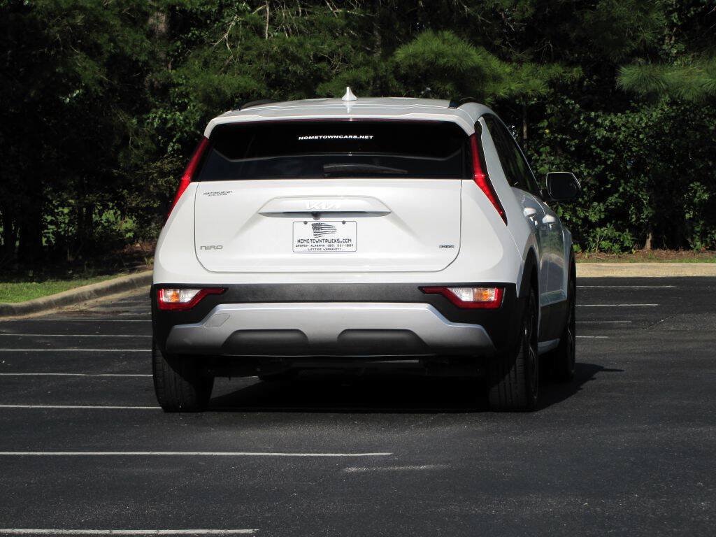 Used 2024 Kia Niro LX FWD image 5