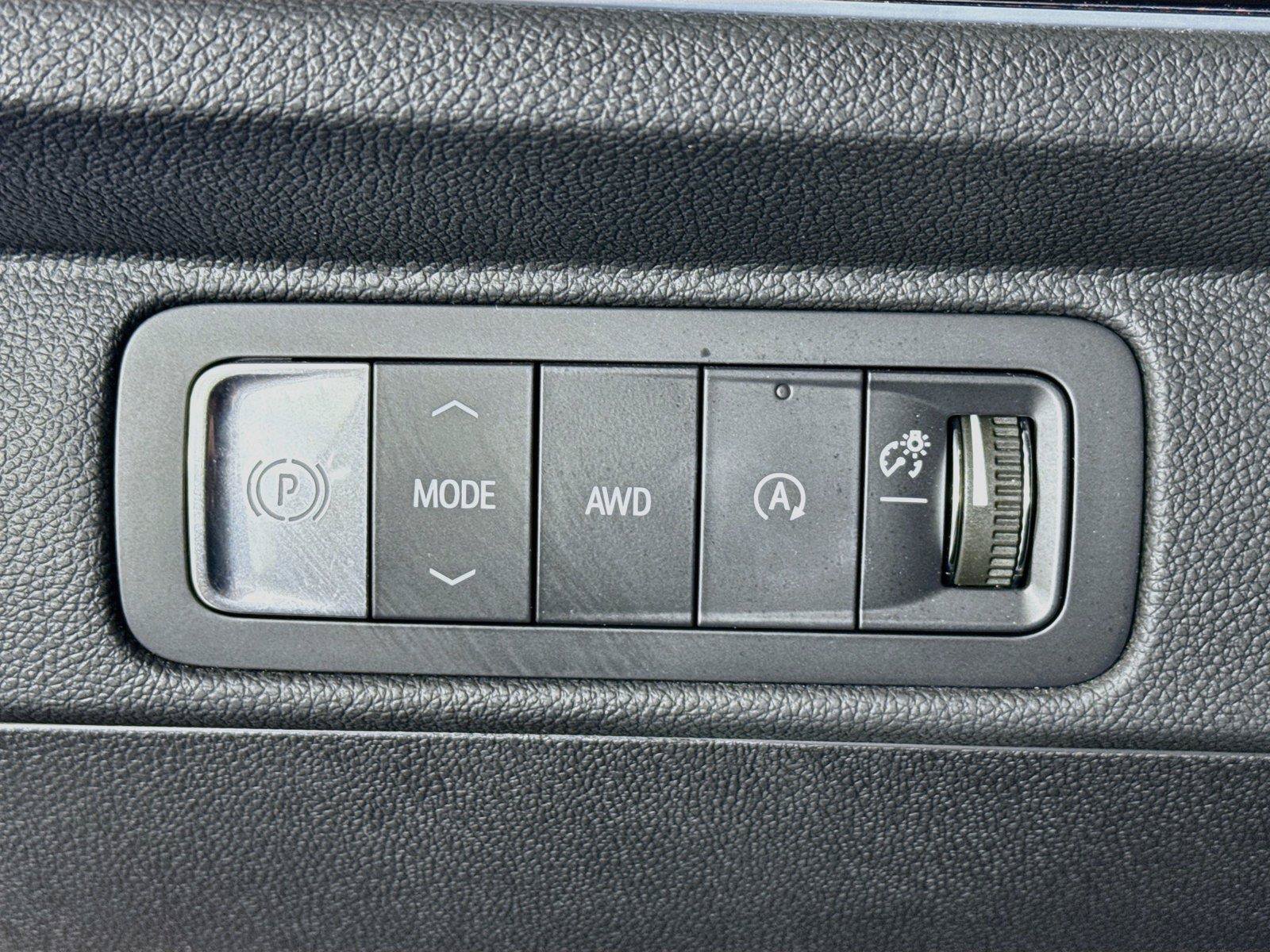 Used 2025 Chevrolet Traverse Z71 w/ Driver Confidence Package AWD/4WD image 16