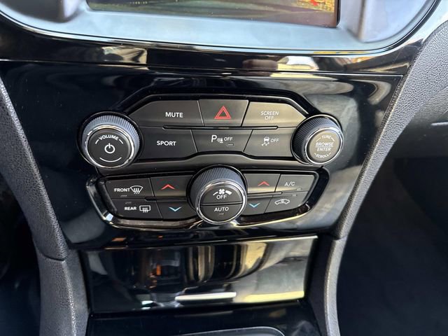 Used 2021 Chrysler 300 S image 23