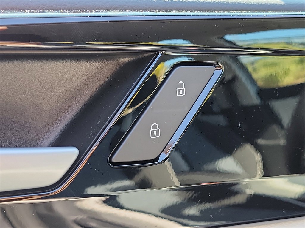 New 2026 Volkswagen Taos S image 12