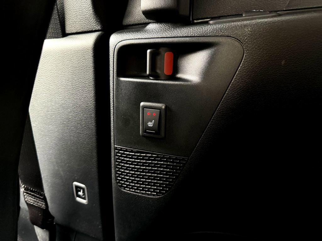 New 2026 Chrysler Pacifica Limited w/ Uconnect Theater Family Group image 32