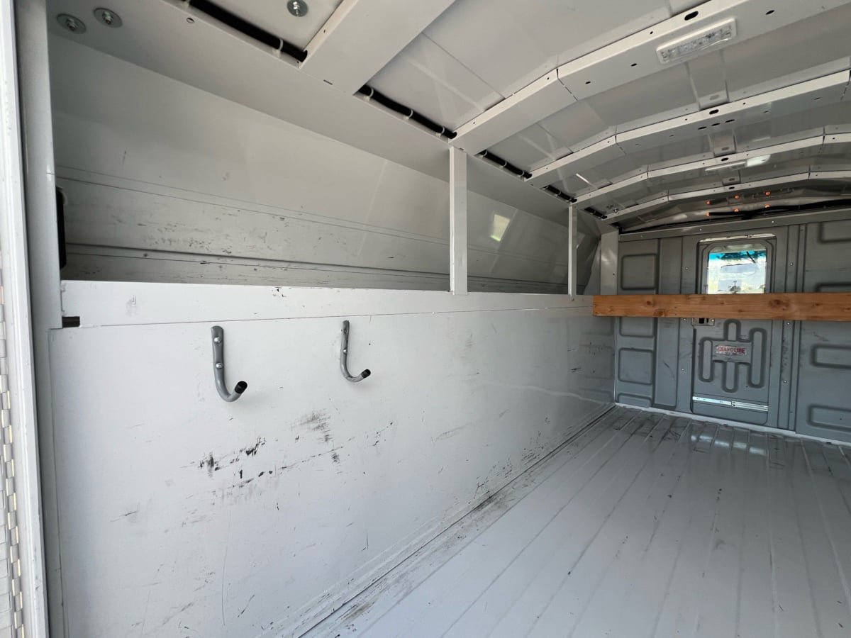 Used 2019 Ford E-350 and Econoline 350 Super Duty w/ Power Windows & Locks Group image 16