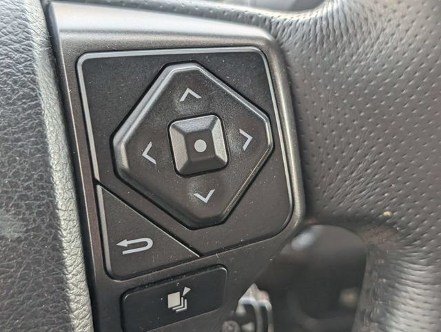 Used 2017 Toyota Tacoma TRD Sport w/ Tow Package RWD image 15