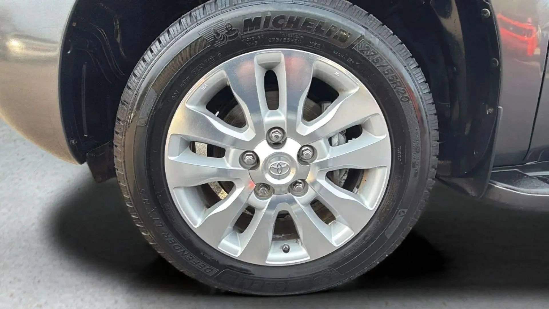 Used 2016 Toyota Sequoia Platinum image 10