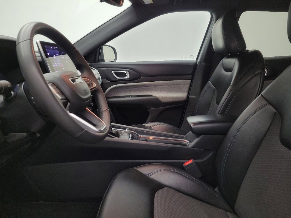 Used 2024 Jeep Compass Latitude image 17