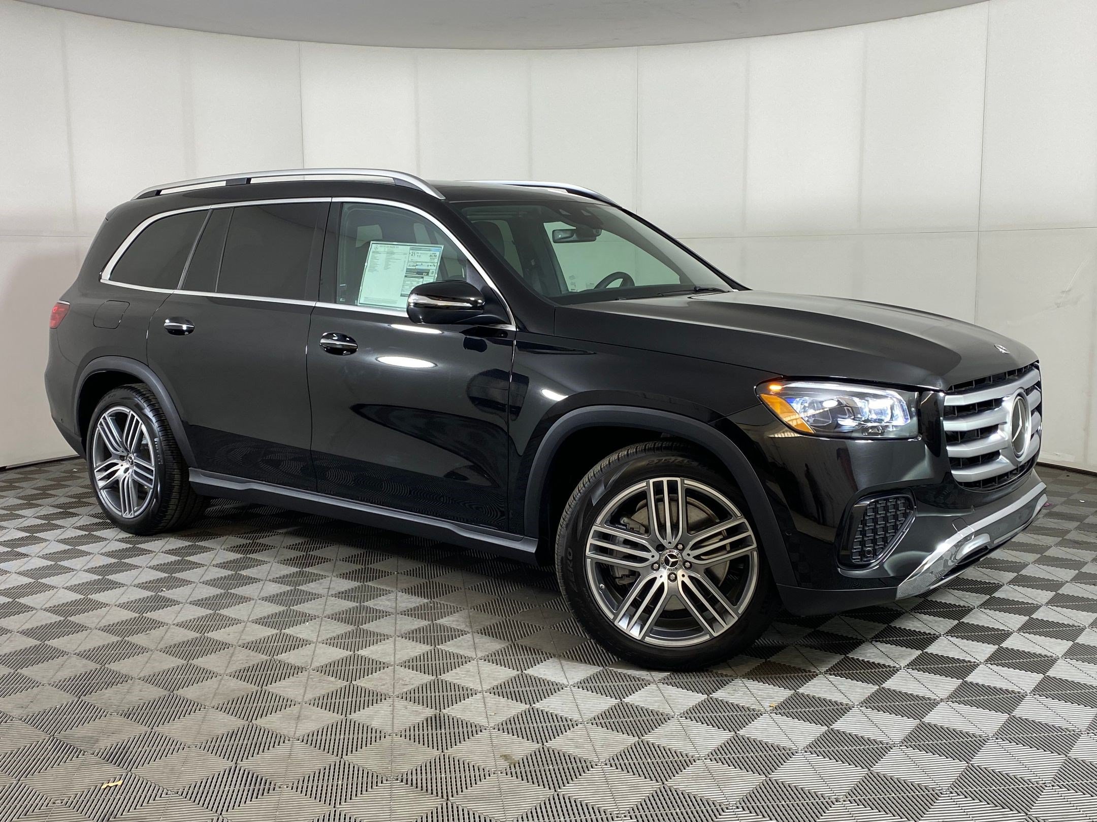 Used 2025 Mercedes-Benz GLS 450 4MATIC image 6