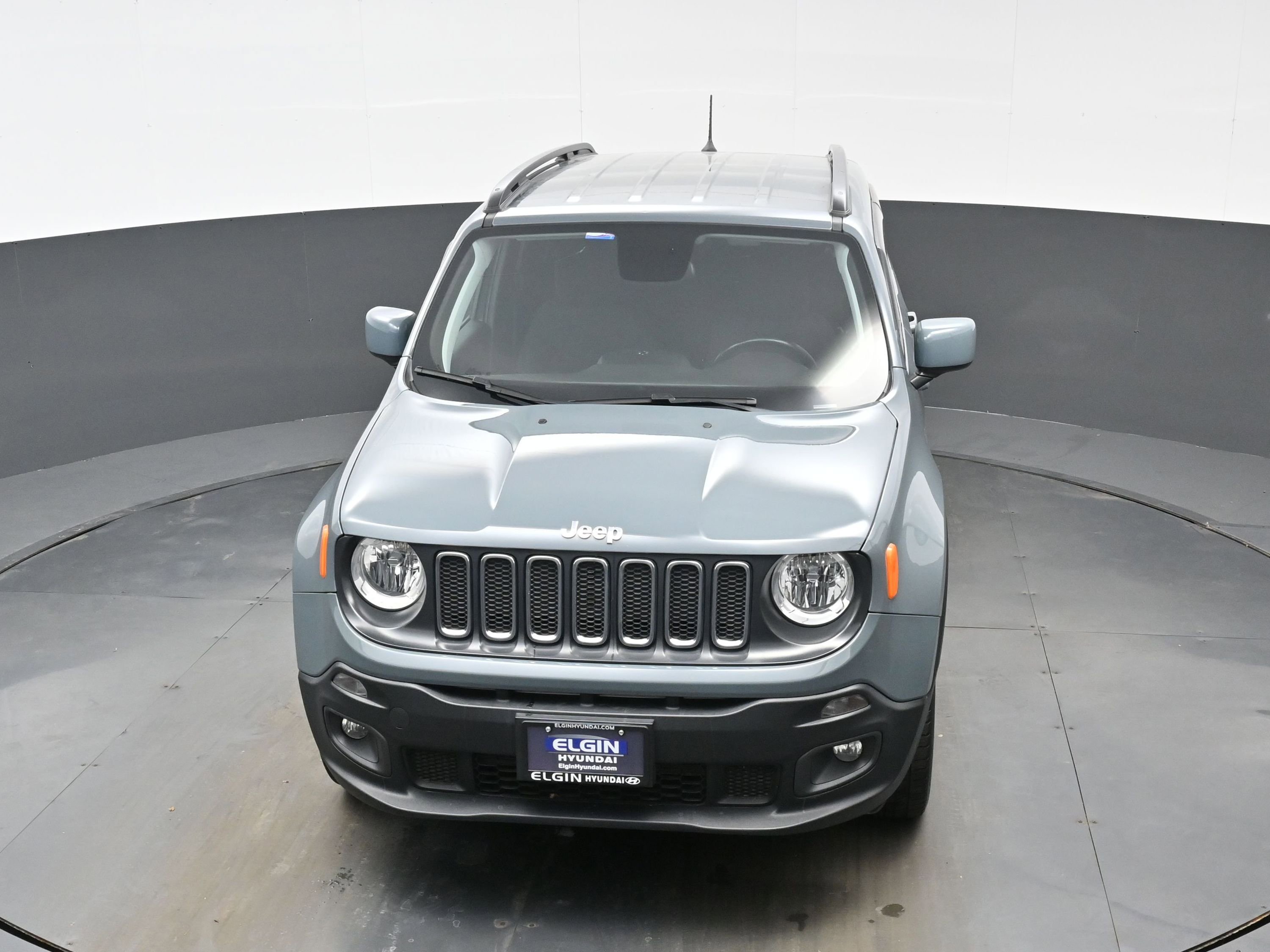 Used 2018 Jeep Renegade Latitude w/ Cold Weather Group image 36