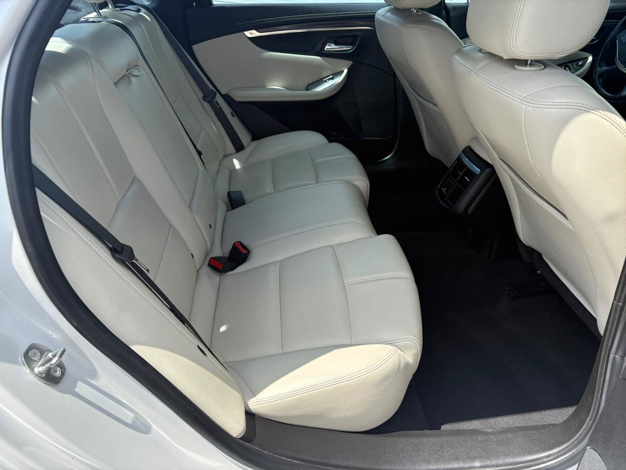 Used 2018 Chevrolet Impala LT w/ LT Leather Package FWD image 11