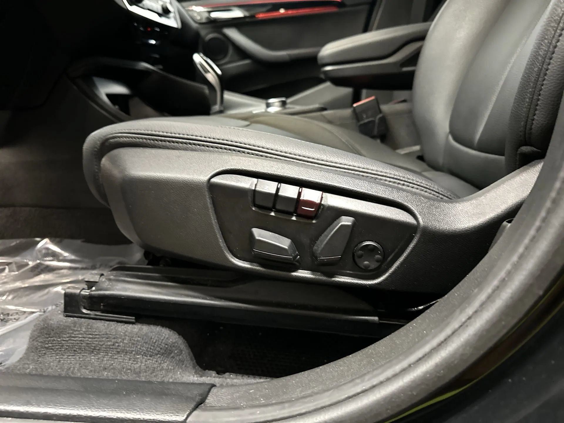 Used 2020 BMW X1 sDrive28i w/ Convenience Package FWD image 14