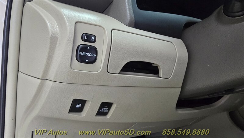 Used 2007 Toyota Camry Hybrid w/ Leather Pkg FWD image 24