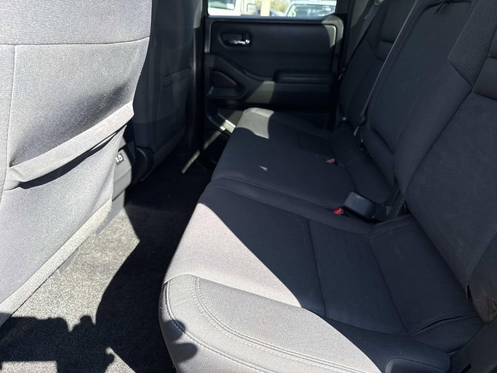 Used 2022 Nissan Frontier SV image 13