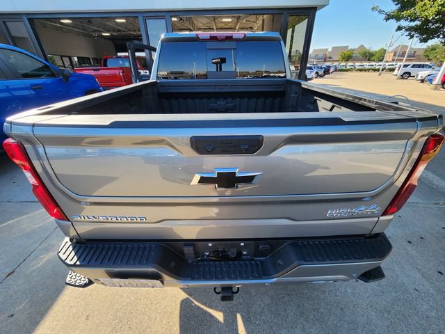 Used 2025 Chevrolet Silverado 1500 High Country w/ High Country Premium Package AWD/4WD image 5