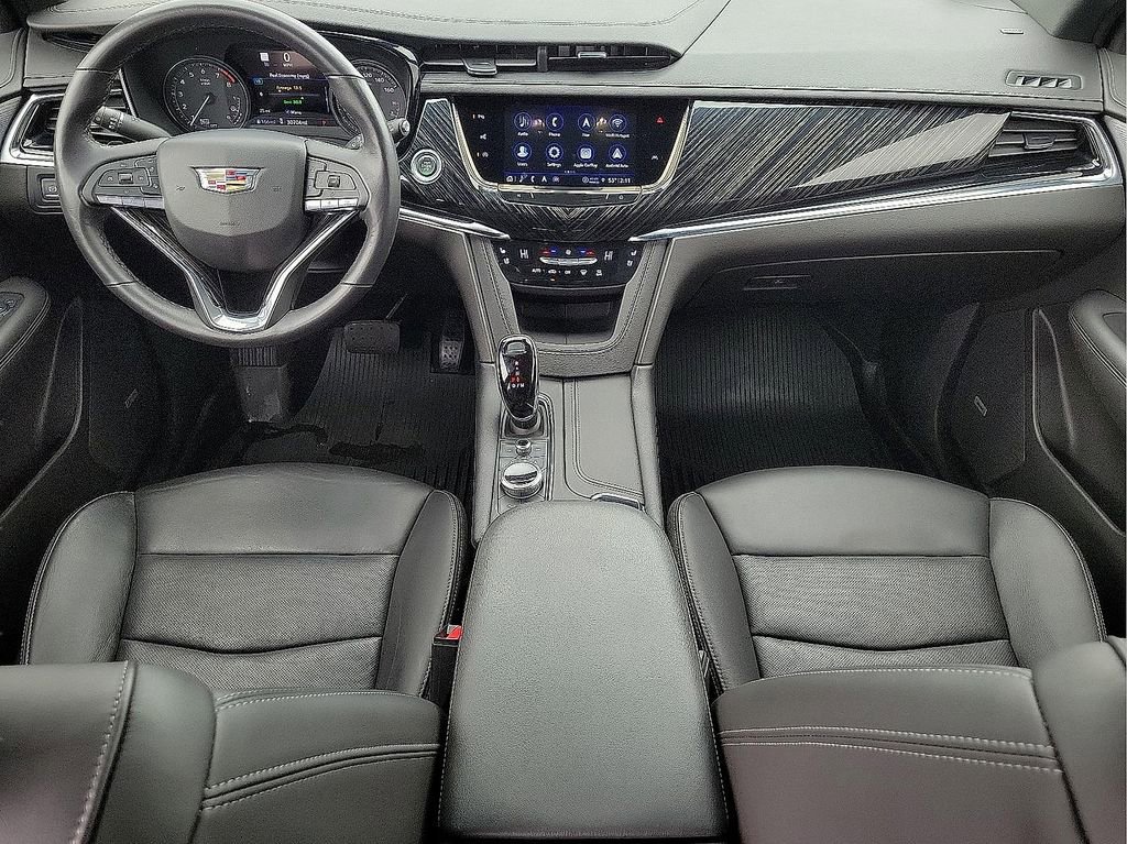 Used 2023 Cadillac XT6 Premium Luxury w/ Technology Package FWD image 11
