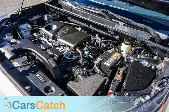 Used 2020 Toyota RAV4 LE image 37