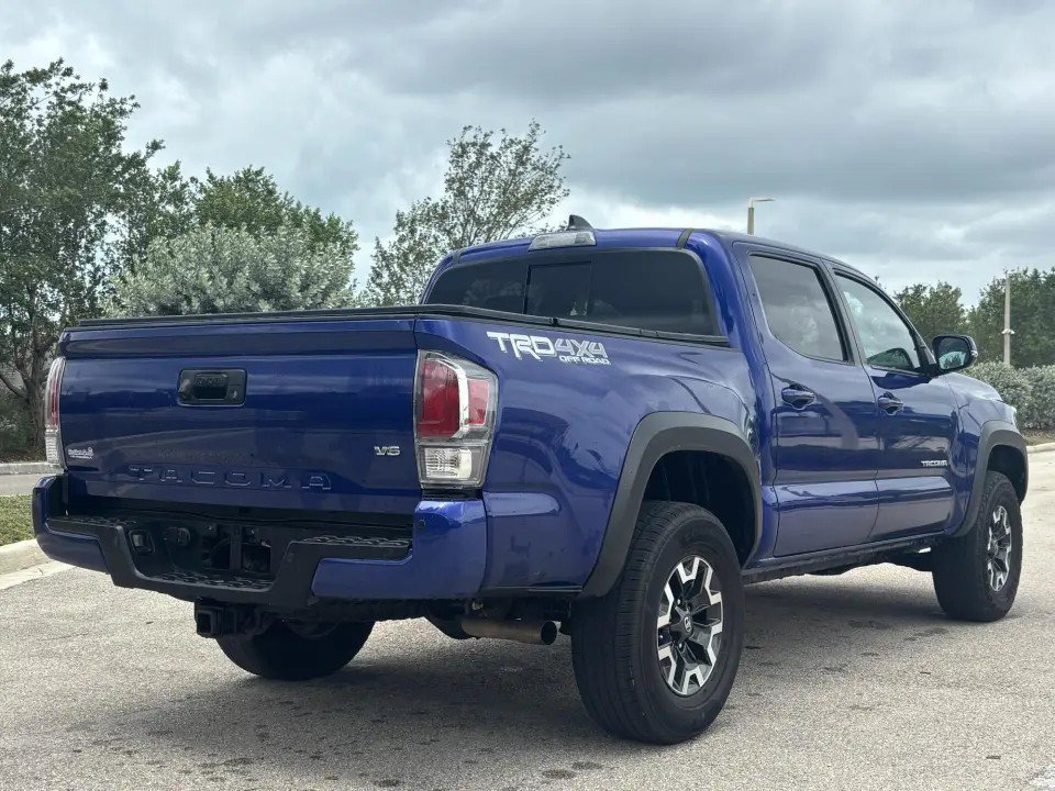 Used 2023 Toyota Tacoma TRD Off-Road w/ TRD Premium Off Road Package AWD/4WD image 8