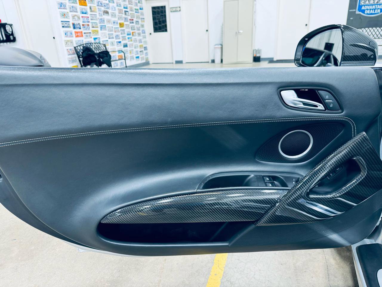 Used 2012 Audi R8 V10 w/ Enhanced Leather Pkg AWD/4WD image 26