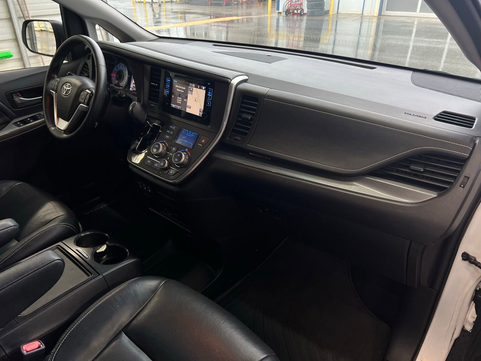 Used 2015 Toyota Sienna SE Premium image 19