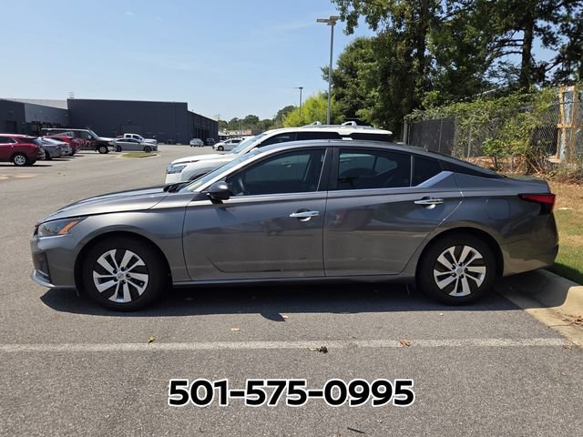 Used 2025 Nissan Altima 2.5 S FWD image 2
