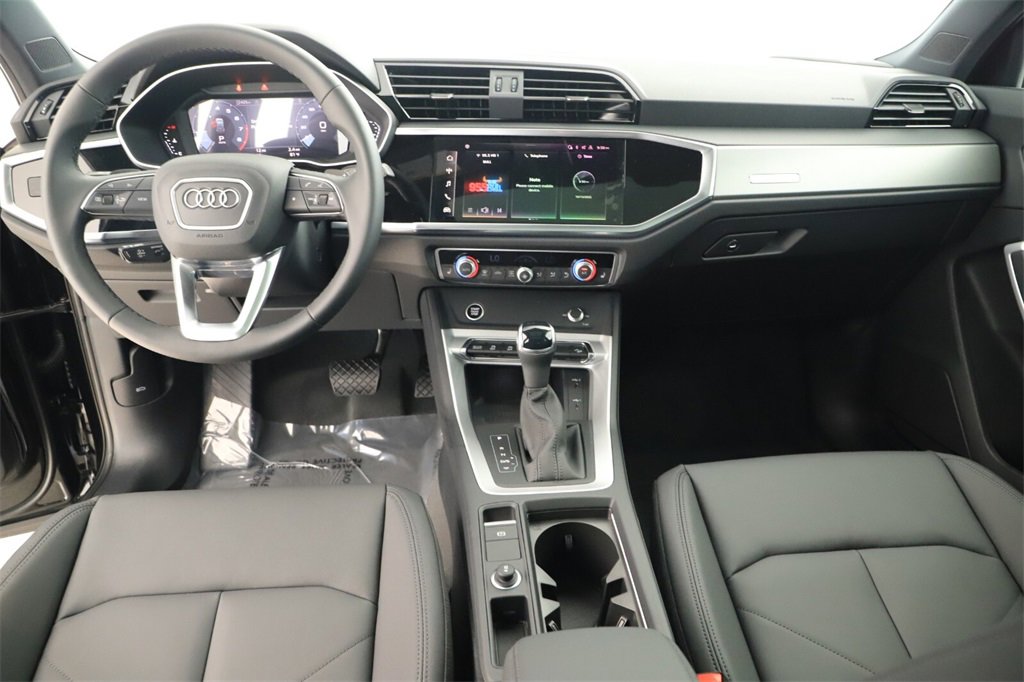 New 2025 Audi Q3 2.0T Premium image 18