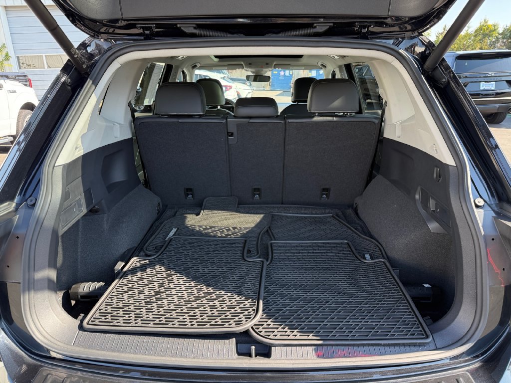 Used 2024 Volkswagen Tiguan SE AWD/4WD image 25