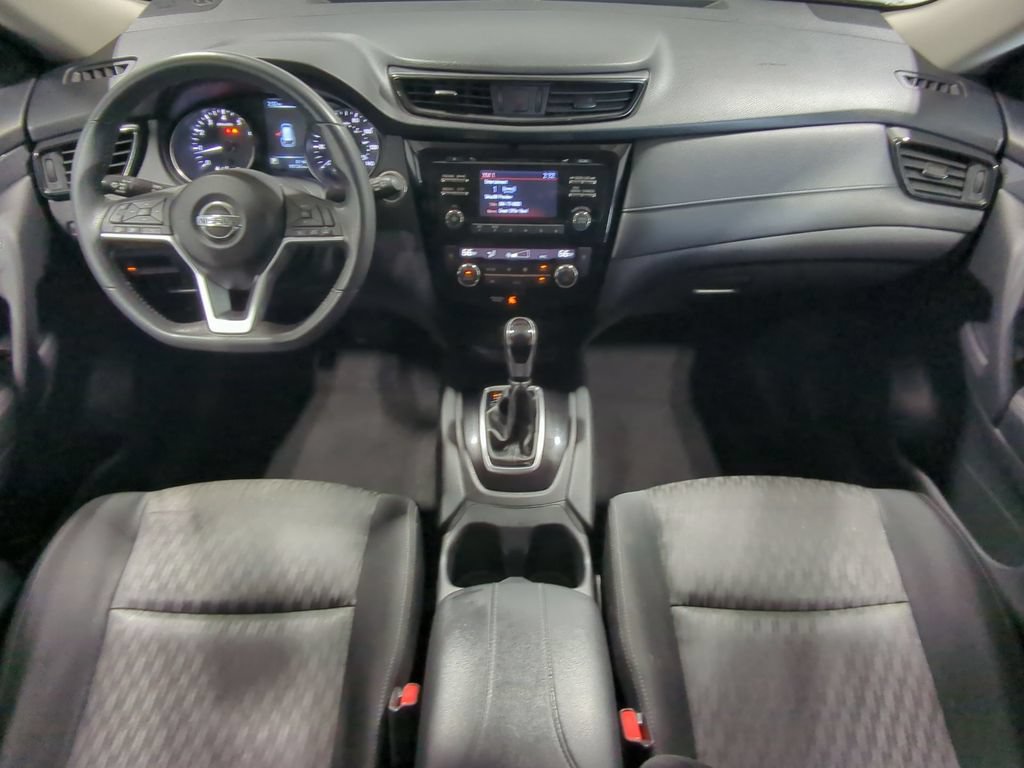 Used 2017 Nissan Rogue SV AWD/4WD image 18