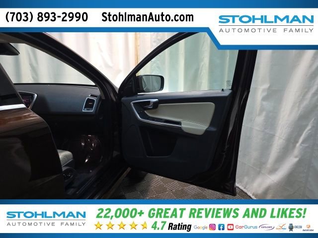 Used 2017 Volvo XC60 T5 Dynamic w/ Preferred Option Package image 31