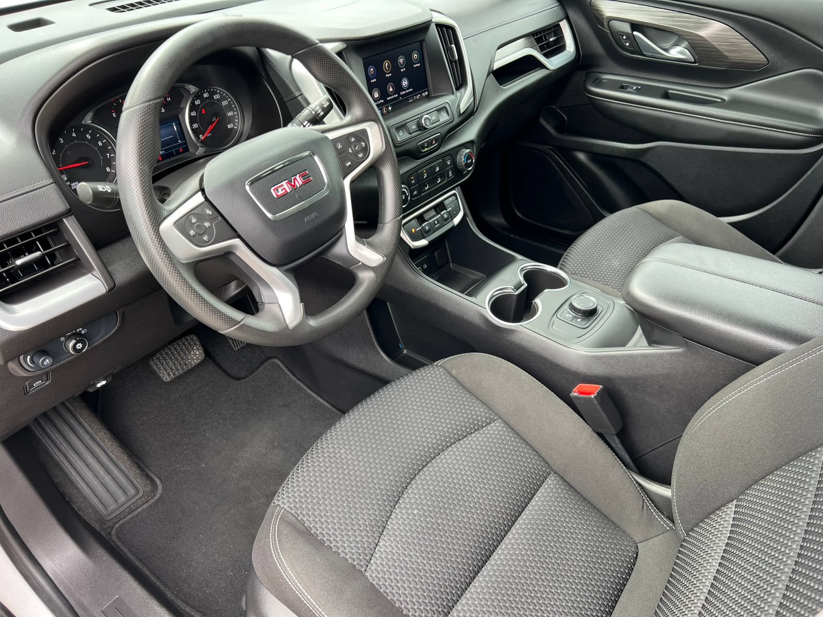Used 2024 GMC Terrain SLE AWD/4WD image 30