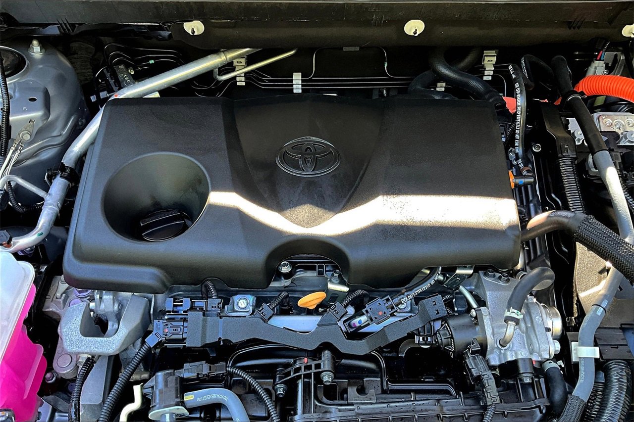 Used 2022 Toyota RAV4 XLE Premium image 27