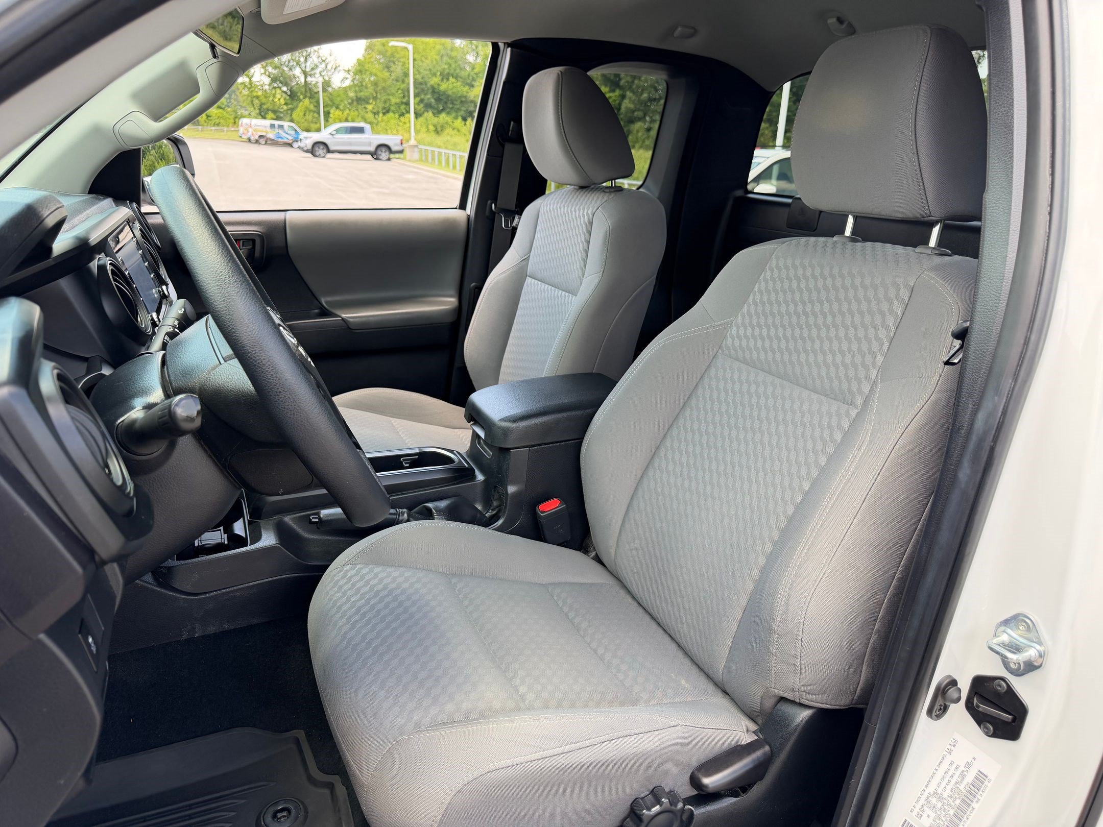 Used 2023 Toyota Tacoma SR RWD image 5