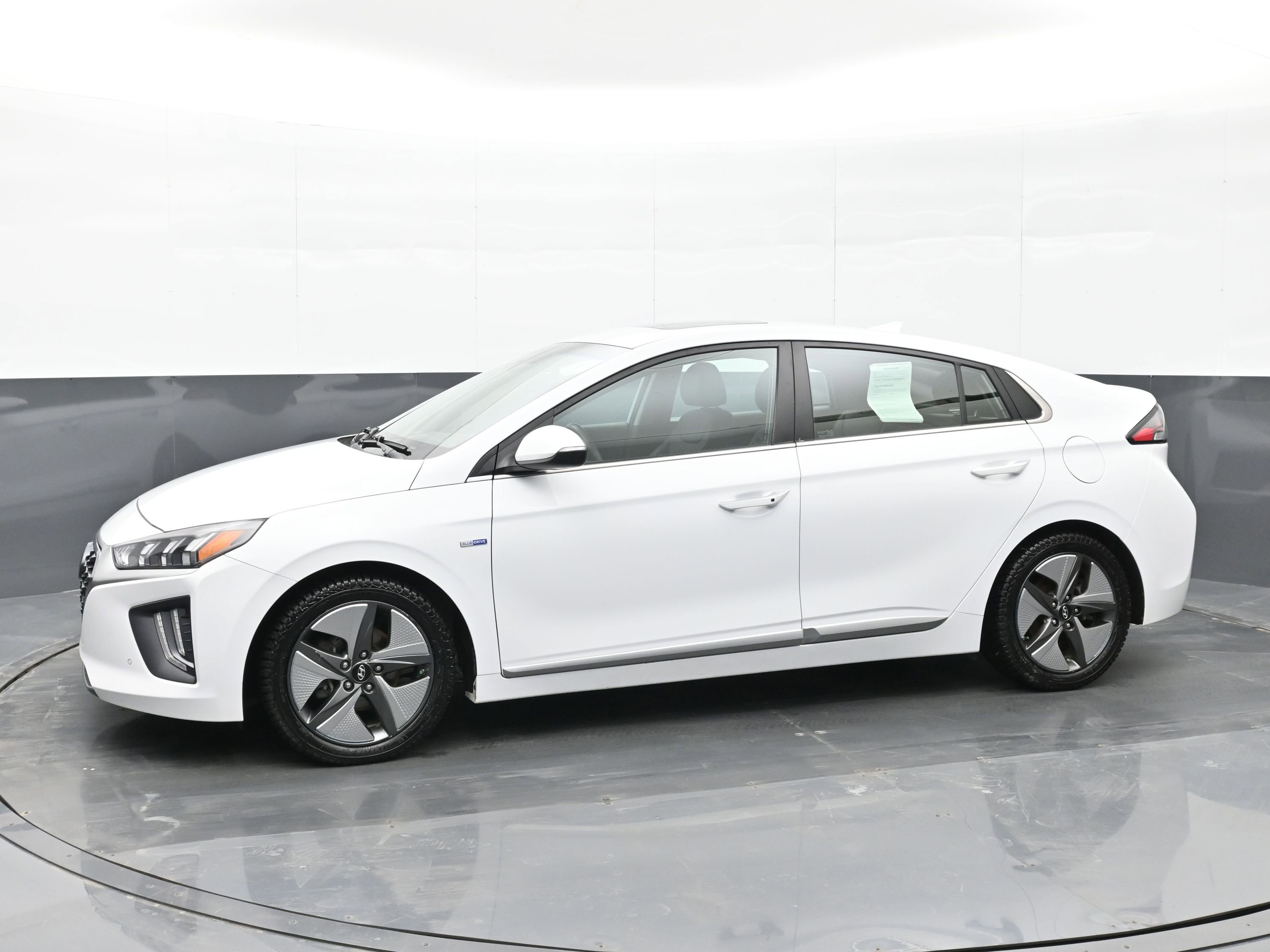 Used 2020 Hyundai Ioniq Limited image 5