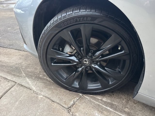 Used 2023 Lexus ES 350 F Sport w/ Accessory Package (Z2) image 11