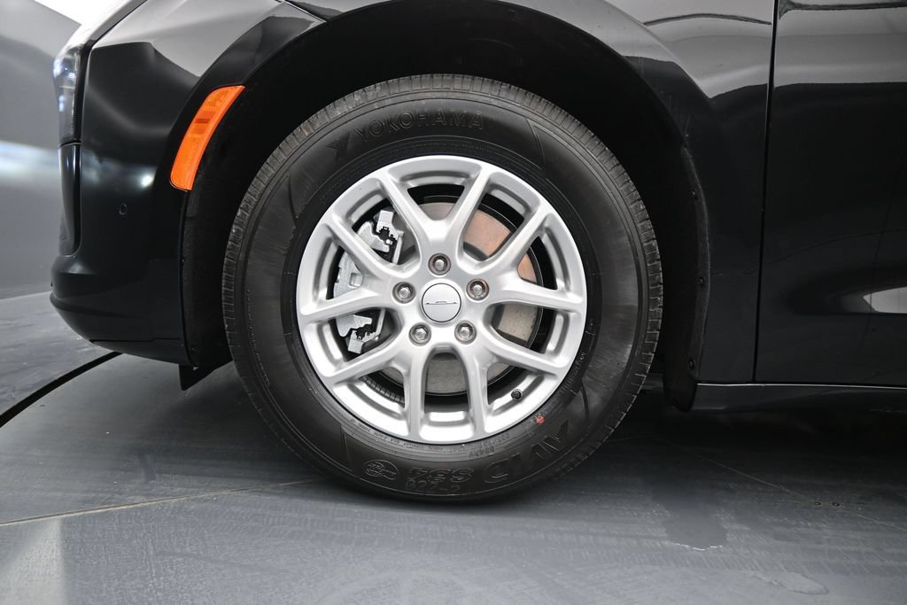 New 2027 Chrysler Pacifica Select FWD image 29