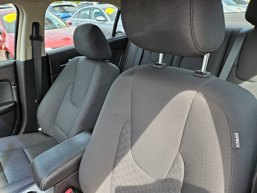 Used 2011 Ford Fusion SE FWD image 11